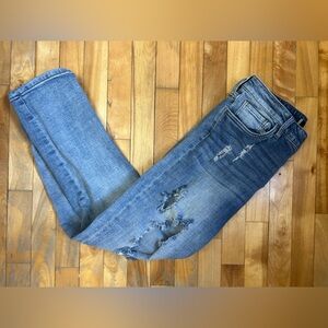 Kut from the Kloth extremely distressed straight leg blue jeans size 8